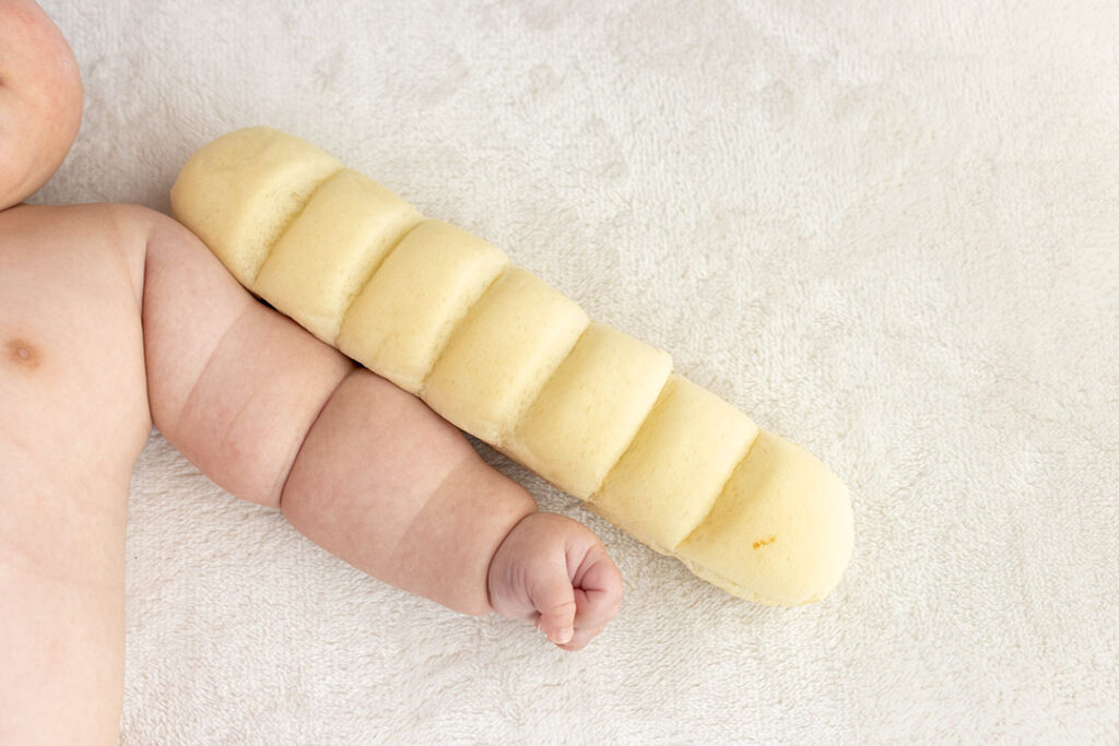 赤ちゃんの手とちぎりパン